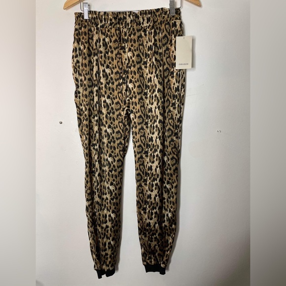 NWT, Zara cheetah jogger pants, size medium - Picture 4 of 12